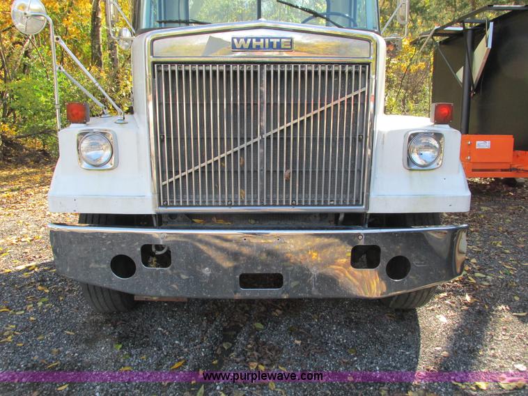 image for item I1255 1985 White WCM semi truck