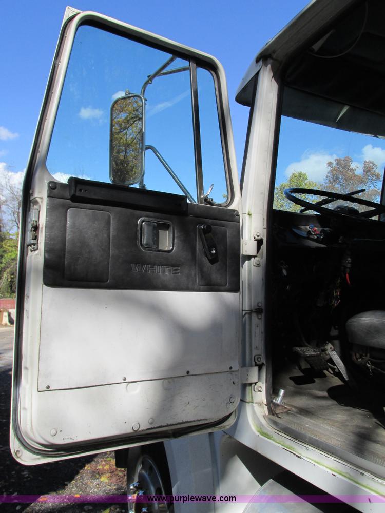 image for item I1255 1985 White WCM semi truck