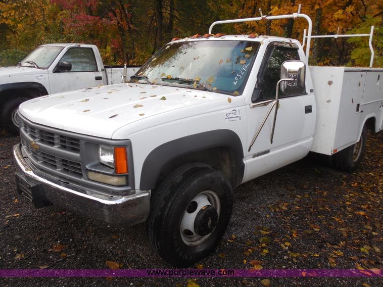 image for item I1256 1994 Chevrolet Cheyenne 3500 utility truck
