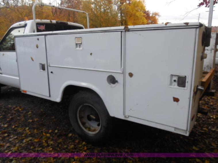 image for item I1256 1994 Chevrolet Cheyenne 3500 utility truck