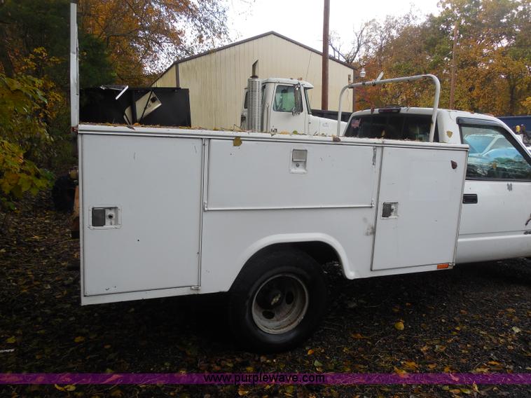 image for item I1256 1994 Chevrolet Cheyenne 3500 utility truck