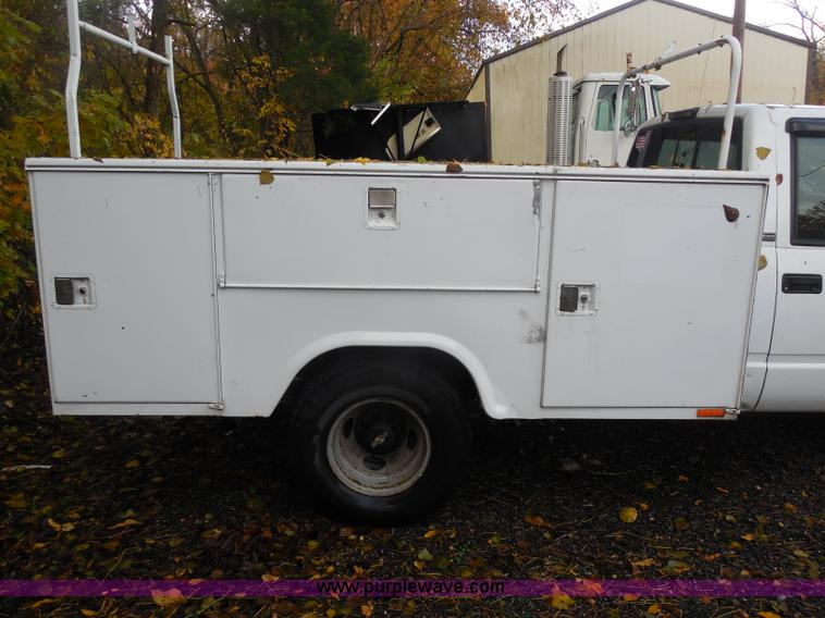 image for item I1256 1994 Chevrolet Cheyenne 3500 utility truck