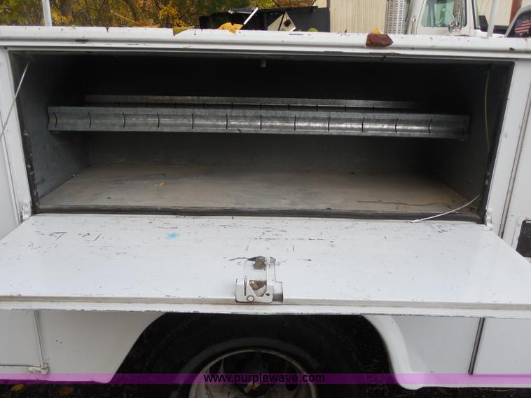 image for item I1256 1994 Chevrolet Cheyenne 3500 utility truck