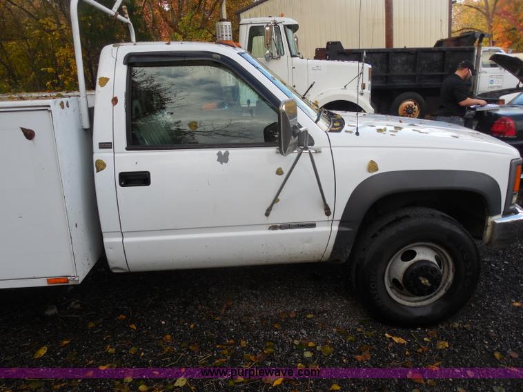 image for item I1256 1994 Chevrolet Cheyenne 3500 utility truck