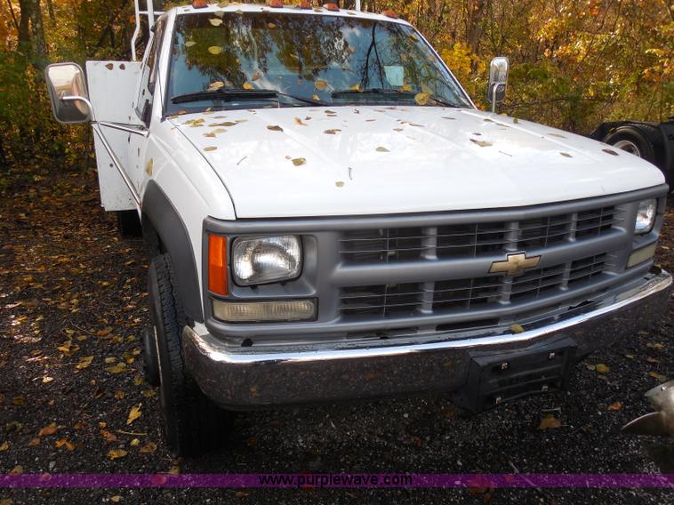 image for item I1256 1994 Chevrolet Cheyenne 3500 utility truck