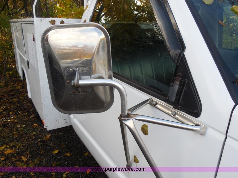 image for item I1256 1994 Chevrolet Cheyenne 3500 utility truck