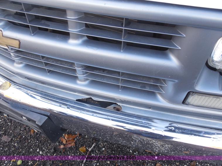 image for item I1256 1994 Chevrolet Cheyenne 3500 utility truck