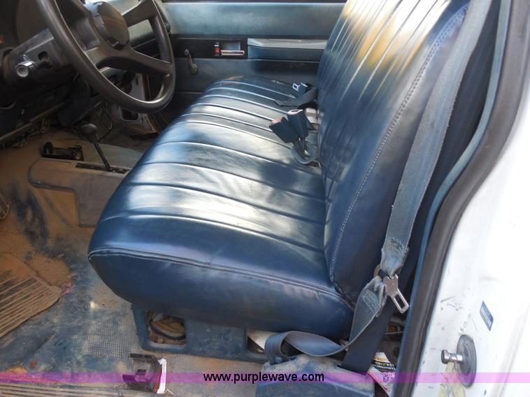 image for item I1256 1994 Chevrolet Cheyenne 3500 utility truck