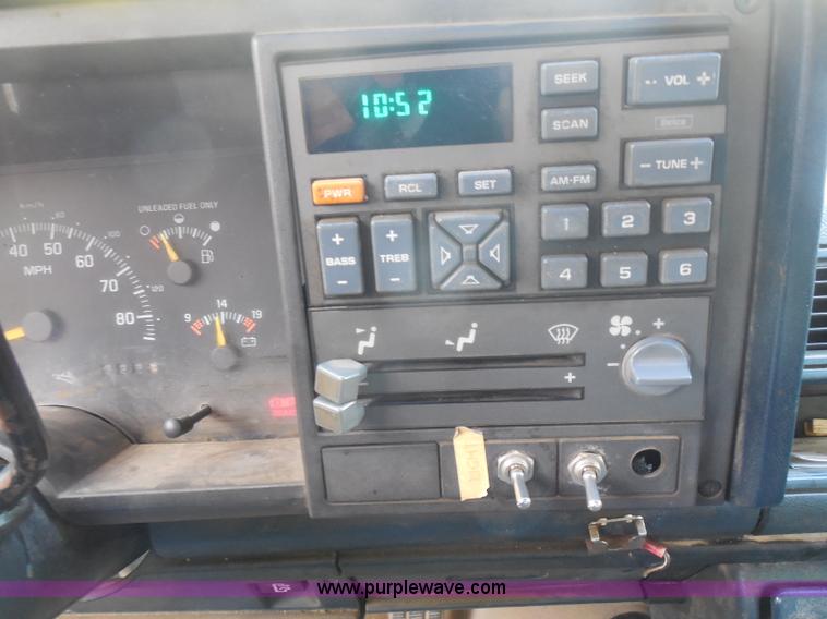 image for item I1256 1994 Chevrolet Cheyenne 3500 utility truck