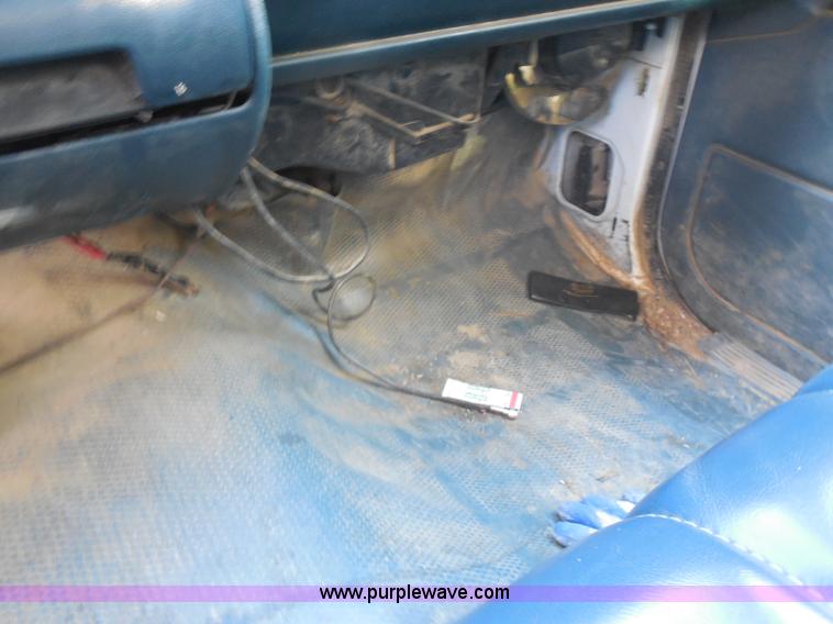 image for item I1256 1994 Chevrolet Cheyenne 3500 utility truck