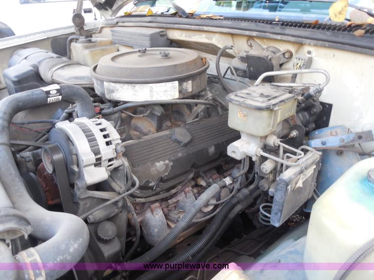 image for item I1256 1994 Chevrolet Cheyenne 3500 utility truck