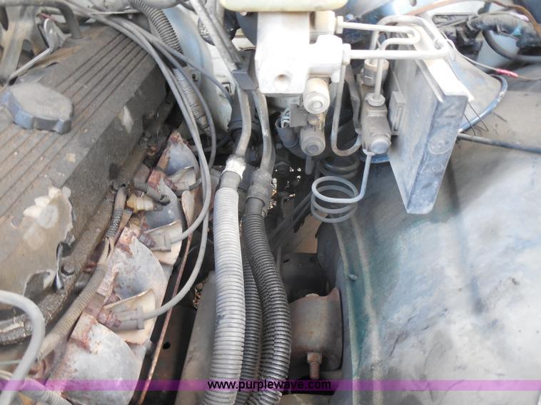 image for item I1256 1994 Chevrolet Cheyenne 3500 utility truck