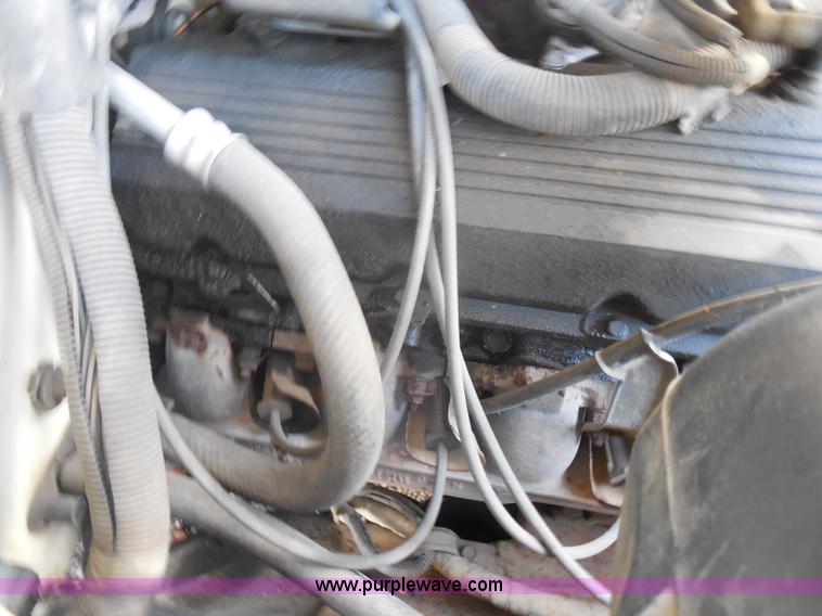 image for item I1256 1994 Chevrolet Cheyenne 3500 utility truck