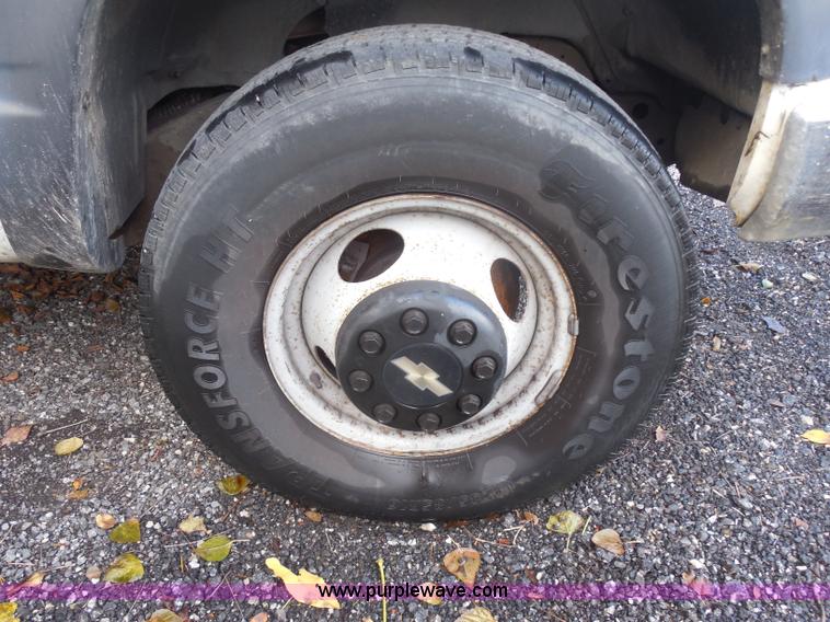 image for item I1256 1994 Chevrolet Cheyenne 3500 utility truck