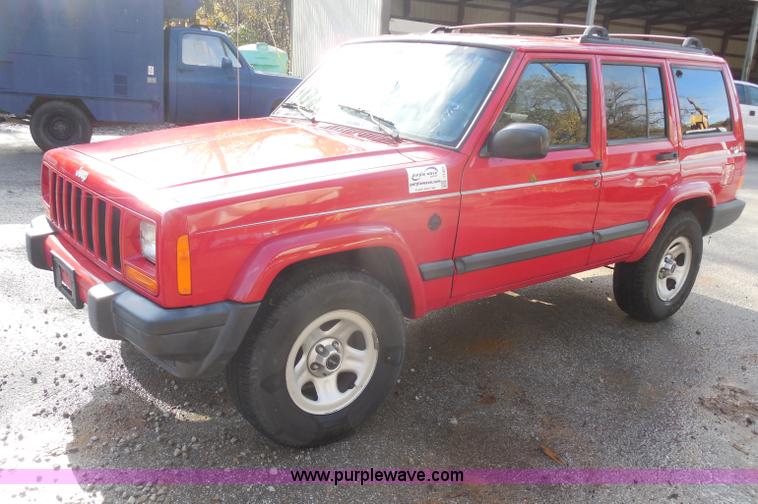 image for item I1257 2000 Jeep Cherokee Sport SUV