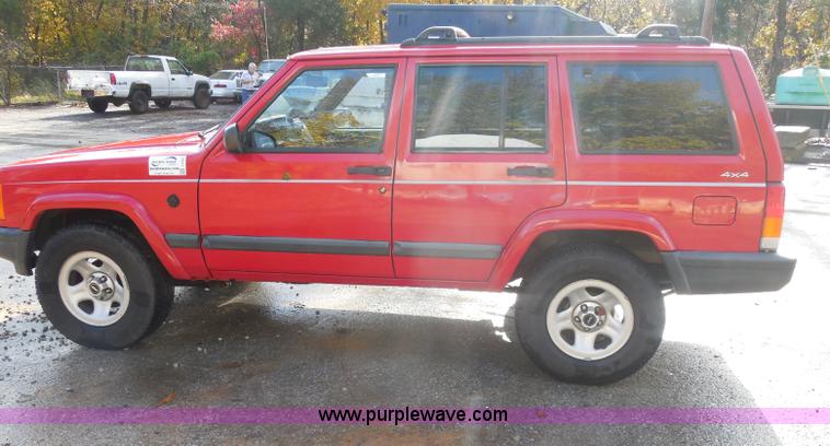 image for item I1257 2000 Jeep Cherokee Sport SUV