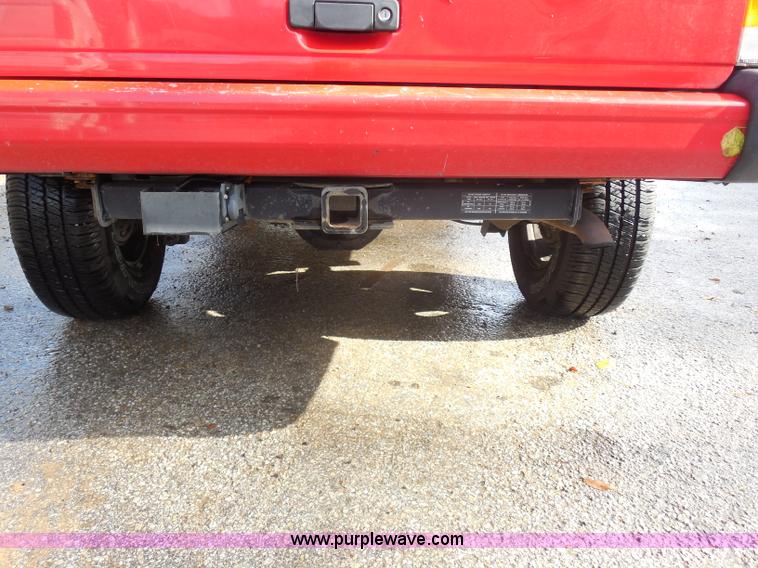 image for item I1257 2000 Jeep Cherokee Sport SUV