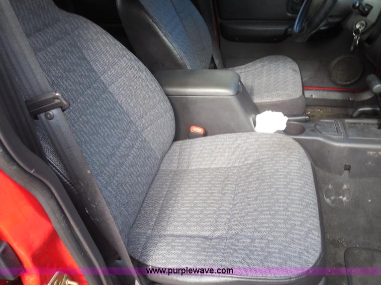 image for item I1257 2000 Jeep Cherokee Sport SUV