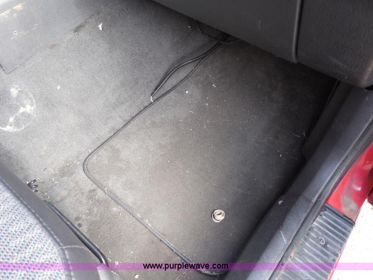 image for item I1257 2000 Jeep Cherokee Sport SUV