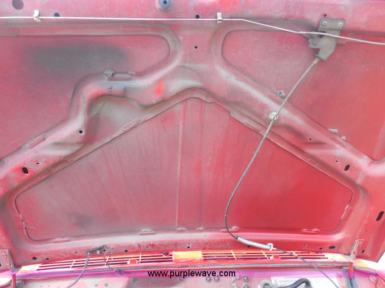 image for item I1257 2000 Jeep Cherokee Sport SUV