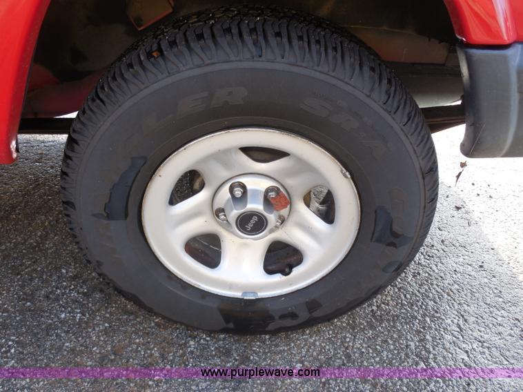 image for item I1257 2000 Jeep Cherokee Sport SUV