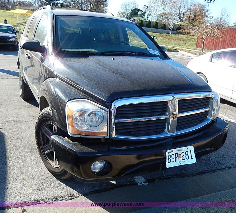 image for item I4261 2004 Dodge Durango SLT SUV