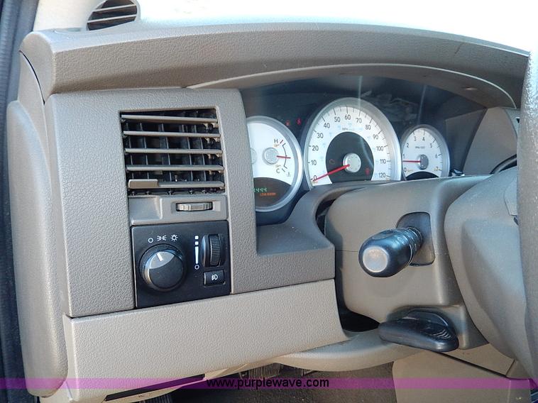 image for item I4261 2004 Dodge Durango SLT SUV