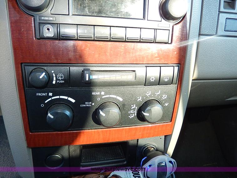 image for item I4261 2004 Dodge Durango SLT SUV