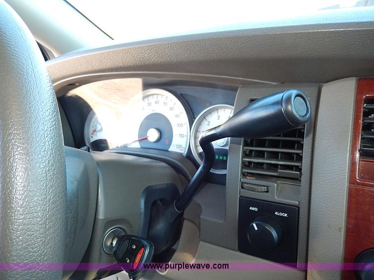 image for item I4261 2004 Dodge Durango SLT SUV