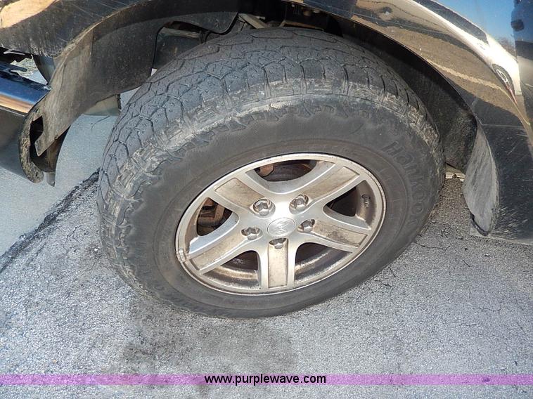 image for item I4261 2004 Dodge Durango SLT SUV