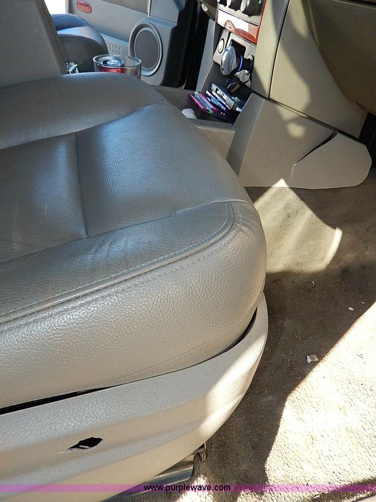 image for item I4261 2004 Dodge Durango SLT SUV