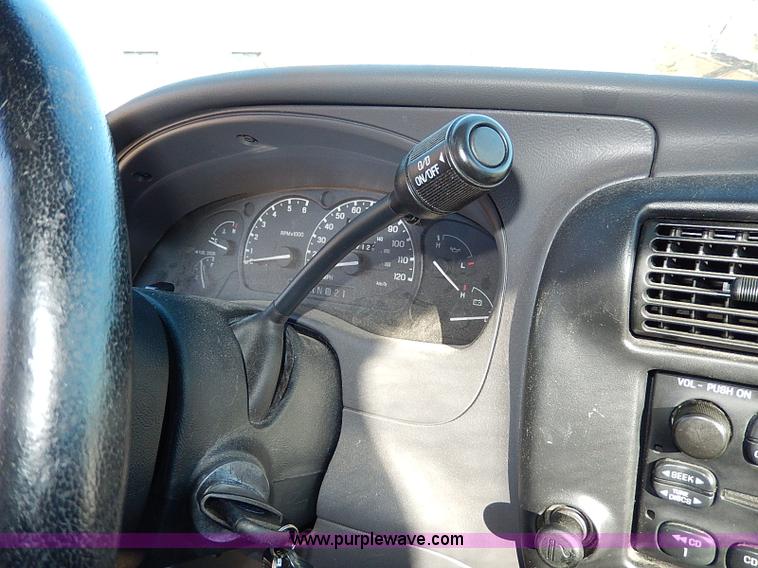 image for item I4262 2002 Ford Ranger XLT SuperCab pickup truck