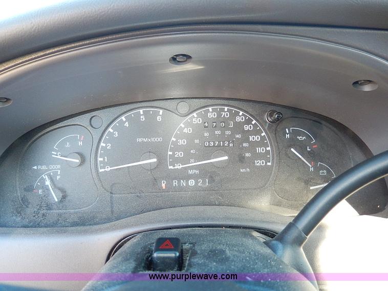 image for item I4262 2002 Ford Ranger XLT SuperCab pickup truck