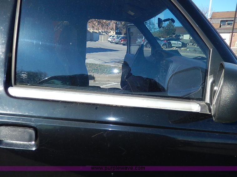 image for item I4262 2002 Ford Ranger XLT SuperCab pickup truck