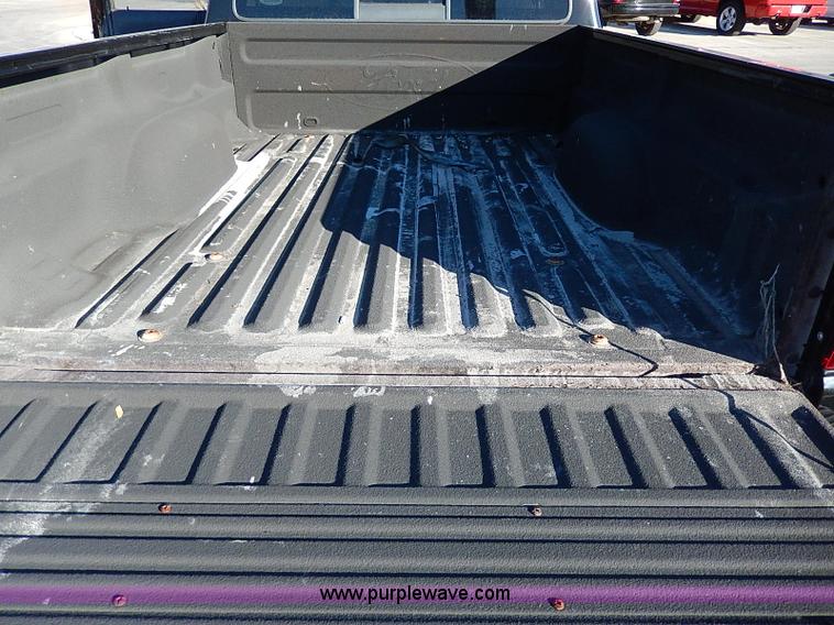 image for item I4262 2002 Ford Ranger XLT SuperCab pickup truck