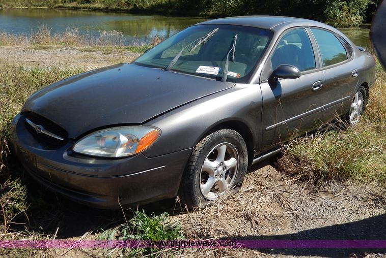 image for item I4278 2003 Ford Taurus SE