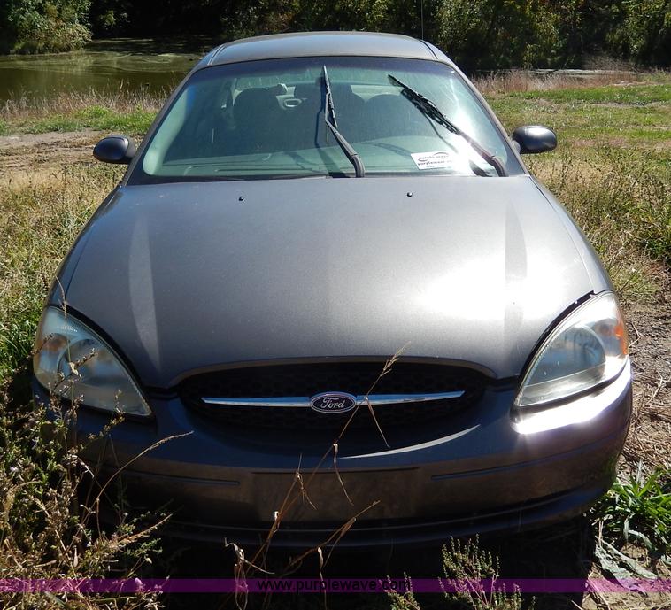 image for item I4278 2003 Ford Taurus SE