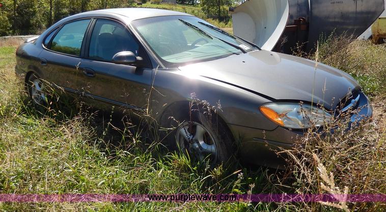 image for item I4278 2003 Ford Taurus SE