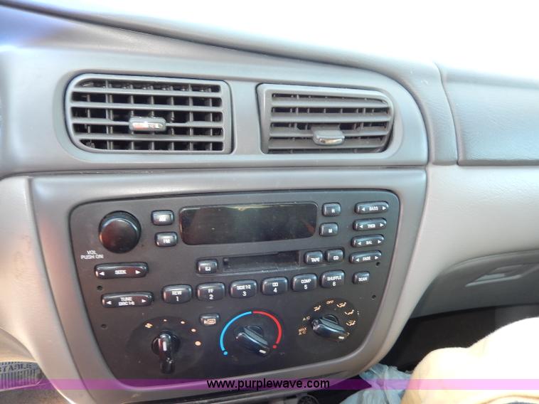 image for item I4278 2003 Ford Taurus SE