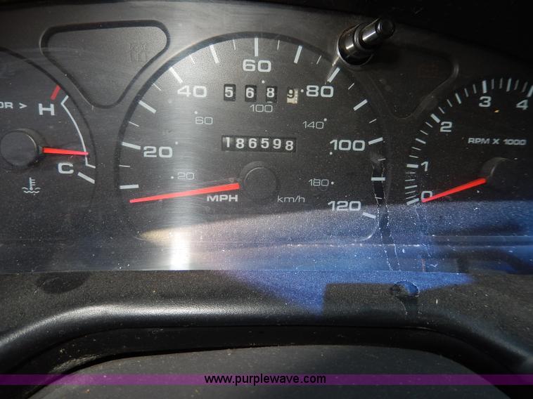 image for item I4278 2003 Ford Taurus SE