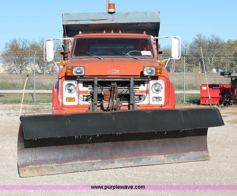 image for item I4697 1968 Chevrolet C60 dump truck