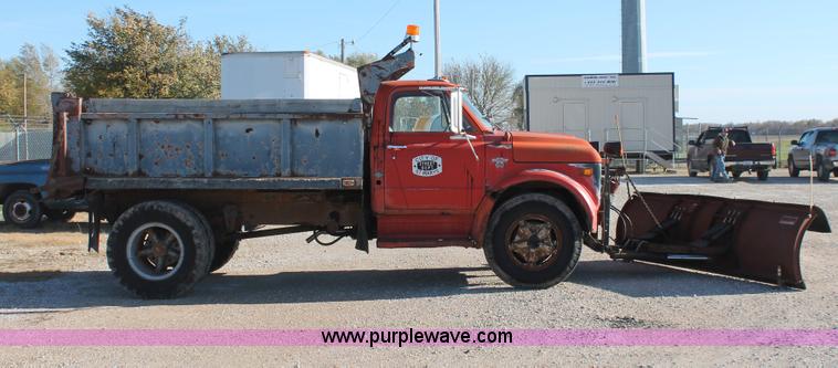 image for item I4697 1968 Chevrolet C60 dump truck