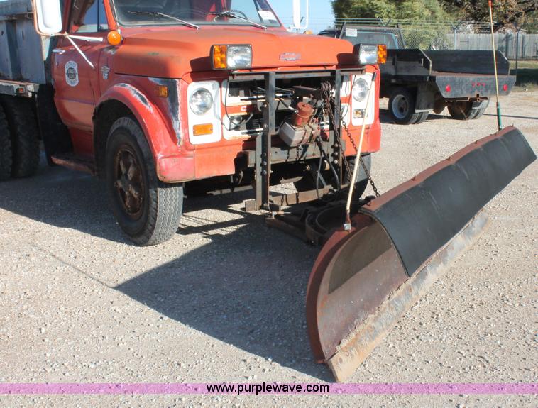 image for item I4697 1968 Chevrolet C60 dump truck