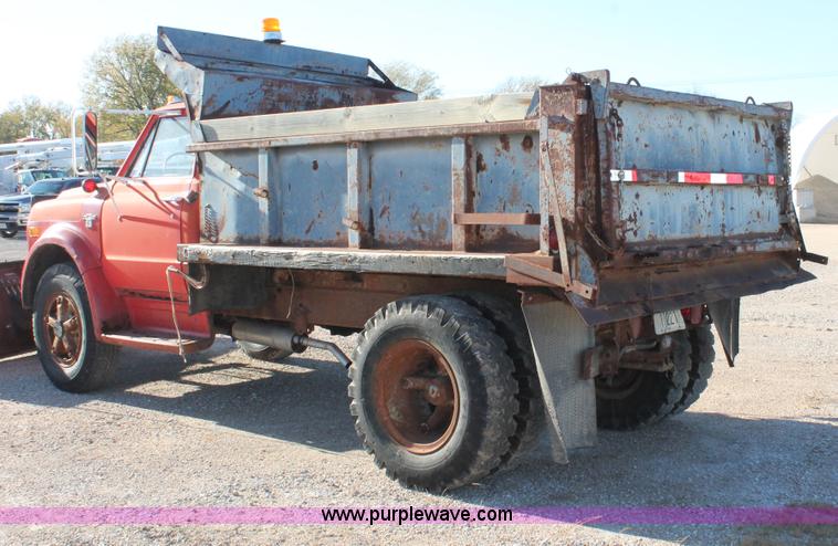 image for item I4697 1968 Chevrolet C60 dump truck