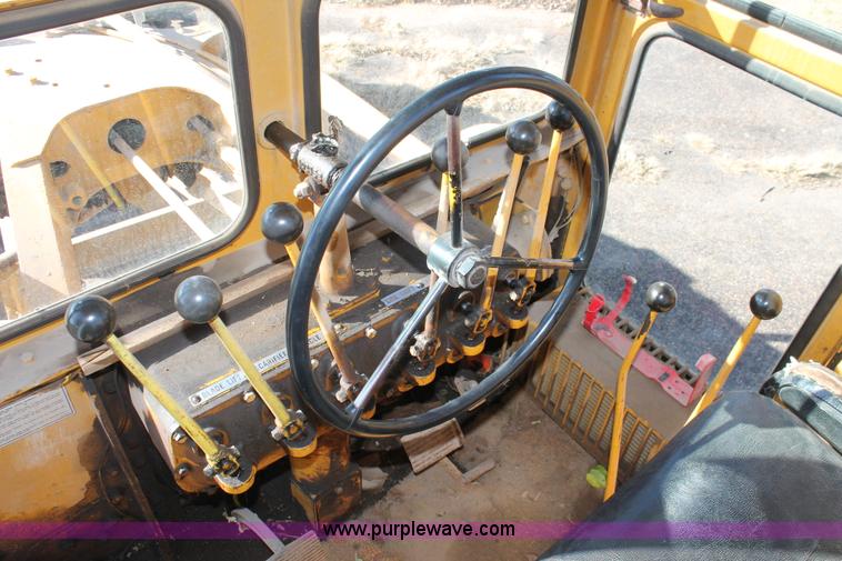 image for item I4698 Caterpillar 112 rigid frame motor grader