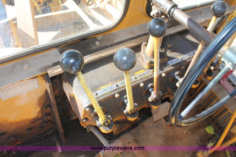 image for item I4698 Caterpillar 112 rigid frame motor grader