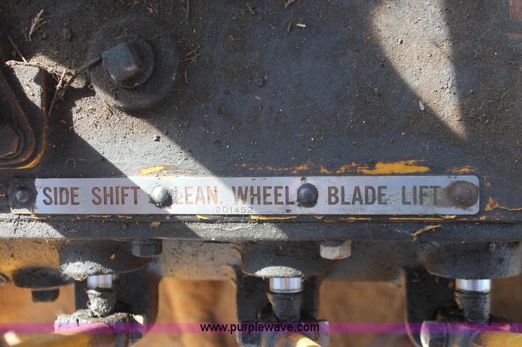 image for item I4698 Caterpillar 112 rigid frame motor grader