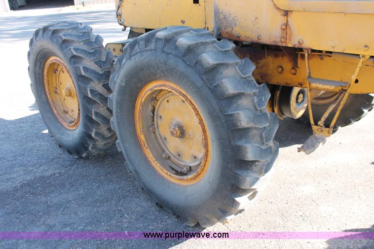 image for item I4698 Caterpillar 112 rigid frame motor grader