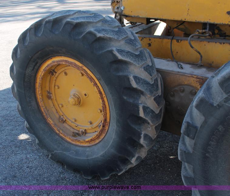 image for item I4698 Caterpillar 112 rigid frame motor grader