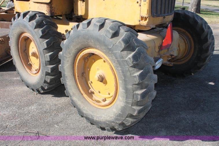 image for item I4698 Caterpillar 112 rigid frame motor grader